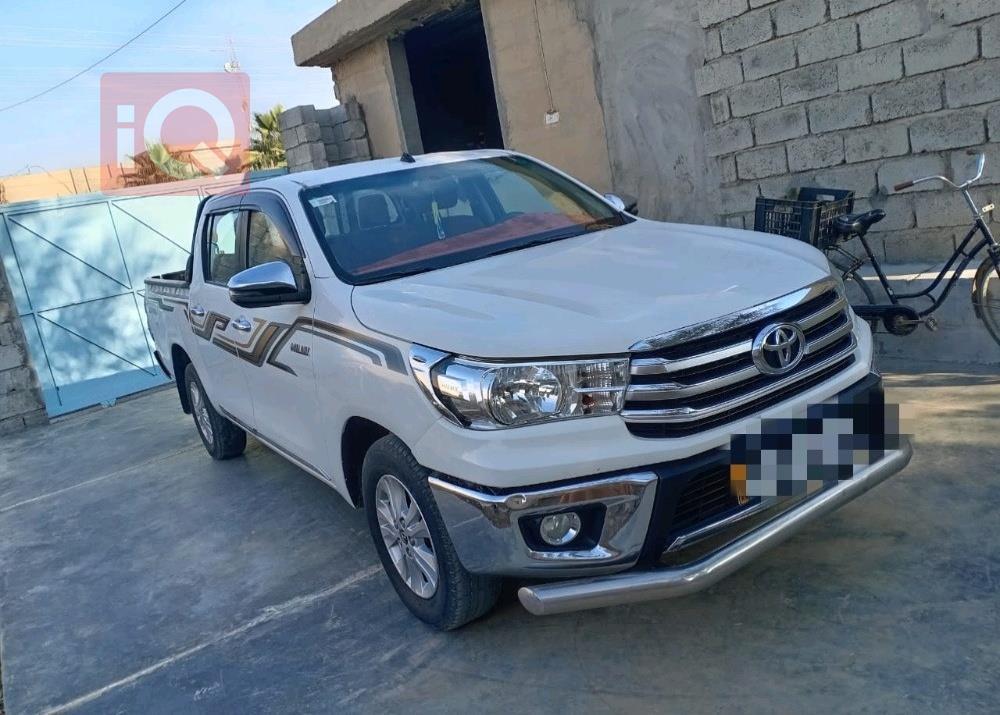 تويوتا هايلوكس